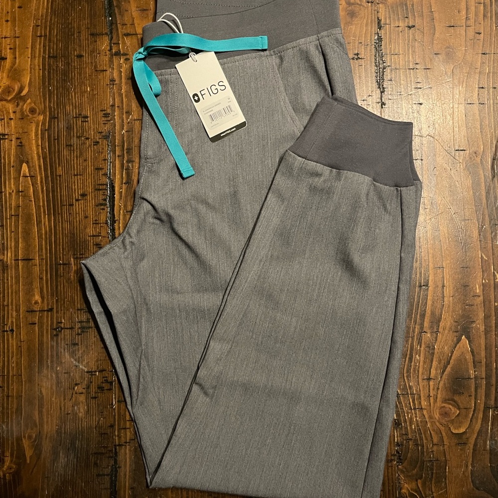 NWT Figs Zamora Graphite M